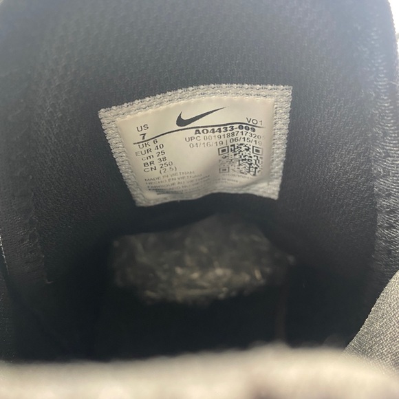 NIKE AIR LEBRON JAMES WITNESS III SHOES SIZE 7 MENS BLACK SILVER A04433-009, A37 - Picture 5 of 7